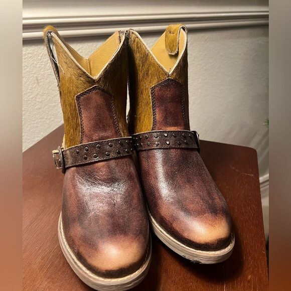 Sterling River Leather Ankle Boots, Size 9, Never Worn - Picture 2 of 6